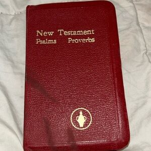 Gideons New Testament Psalms Proverbs Pocket Bible 1970 Edition